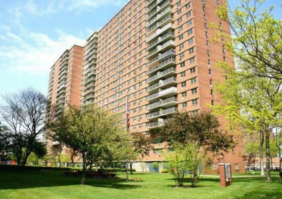 Trump Village West